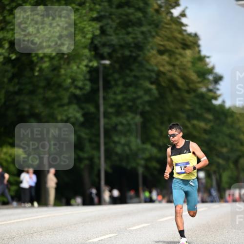 29.06.2025 - hella hamburg halbmarathon Dr. Thomas Lammeyer http://msf.ph/oto/8149412 29.06.2025 09:35:13 Kennedybrücke 14, 19 meine-sportfotos.de