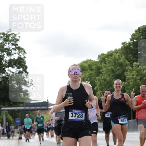 29.06.2025 - hella hamburg halbmarathon Jannik Wohlers http://msf.ph/oto/8149415 29.06.2025 10:12:56 Lombardsbrücke 1007, 1747, 1859, 2961, 3218, 3360, 3728, 3729, 4187, 5546, 6489, 7346, 7460, 8913, 9527, 9612, 12492, 13331, 15922, 16030, 16437, 17474, 17988, 18048, 18222, 18732, 18754, 19035 meine-sportfotos.de