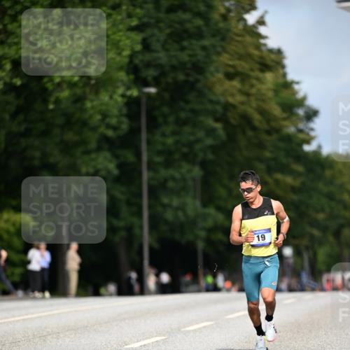 29.06.2025 - hella hamburg halbmarathon Dr. Thomas Lammeyer http://msf.ph/oto/8149417 29.06.2025 09:35:13 Kennedybrücke 14, 19 meine-sportfotos.de