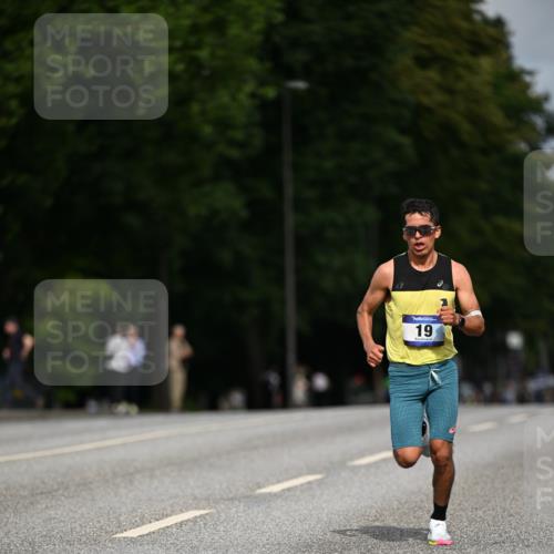 29.06.2025 - hella hamburg halbmarathon Dr. Thomas Lammeyer http://msf.ph/oto/8149421 29.06.2025 09:35:14 Kennedybrücke 14, 19 meine-sportfotos.de