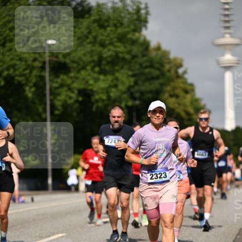 29.06.2025 - hella hamburg halbmarathon Dr. Thomas Lammeyer http://msf.ph/oto/8149433 29.06.2025 10:06:24 Kennedybrücke 1128, 1254, 1432, 1453, 1729, 1733, 2322, 2323, 3169, 3780, 4286, 4328, 4663, 4985, 5742, 5763, 6322, 6708, 6860, 7031, 7049, 7243, 8749, 9020, 9021, 9156, 9353, 9928, 10177, 10866 meine-sportfotos.de