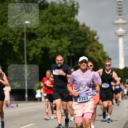 29.06.2025 - hella hamburg halbmarathon Dr. Thomas Lammeyer http://msf.ph/oto/8149438 29.06.2025 10:06:24 Kennedybrücke 1128, 1254, 1432, 1453, 1729, 1733, 2322, 2323, 3169, 3780, 4286, 4328, 4663, 4985, 5742, 5763, 6322, 6708, 6860, 7031, 7049, 7243, 8749, 9020, 9021, 9156, 9353, 9928, 10177, 10866 meine-sportfotos.de