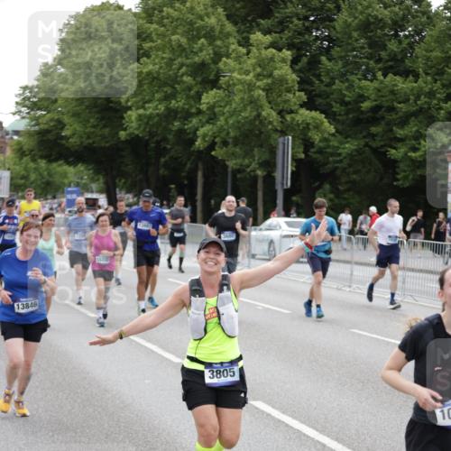 29.06.2025 - hella hamburg halbmarathon Jannik Wohlers http://msf.ph/oto/8149448 29.06.2025 10:49:56 Lombardsbrücke 1259, 1828, 2047, 3203, 3680, 3701, 3710, 3805, 3897, 4168, 4961, 5119, 5997, 6680, 6830, 7677, 7721, 7722, 7755, 8299, 9605, 10060, 10286, 10617, 10744, 11426, 11696, 11716, 12079, 13127, 13128, 13846, 13887, 14102, 14144, 14591, 14940, 15230, 15551, 16410, 16412, 16489, 16635, 16670, 16742, 17256, 18483, 19058, 19086 meine-sportfotos.de