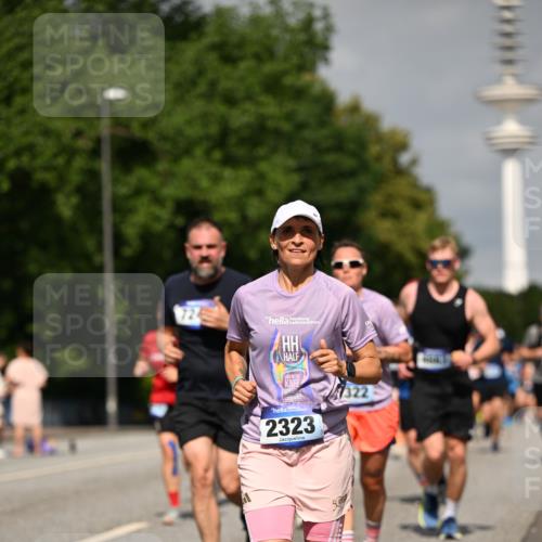 29.06.2025 - hella hamburg halbmarathon Dr. Thomas Lammeyer http://msf.ph/oto/8149464 29.06.2025 10:06:25 Kennedybrücke 1128, 1254, 1432, 1453, 1729, 1733, 2322, 2323, 3169, 3780, 4286, 4328, 4663, 4985, 5742, 5763, 6322, 6708, 6860, 7031, 7049, 7243, 8749, 9020, 9021, 9156, 9353, 9928, 10177, 10539, 10866 meine-sportfotos.de