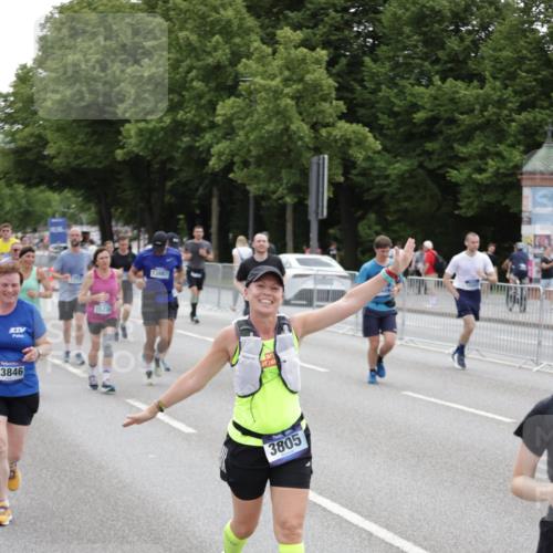 29.06.2025 - hella hamburg halbmarathon Jannik Wohlers http://msf.ph/oto/8149470 29.06.2025 10:49:56 Lombardsbrücke 1259, 1828, 2047, 3203, 3680, 3701, 3710, 3805, 3897, 4168, 4961, 5119, 5997, 6680, 6830, 7677, 7721, 7722, 7755, 8299, 9605, 10060, 10286, 10617, 10744, 11426, 11696, 11716, 12079, 13127, 13128, 13846, 13887, 14102, 14144, 14591, 14940, 15230, 15551, 16410, 16412, 16489, 16635, 16670, 16742, 17256, 18483, 19058, 19086 meine-sportfotos.de