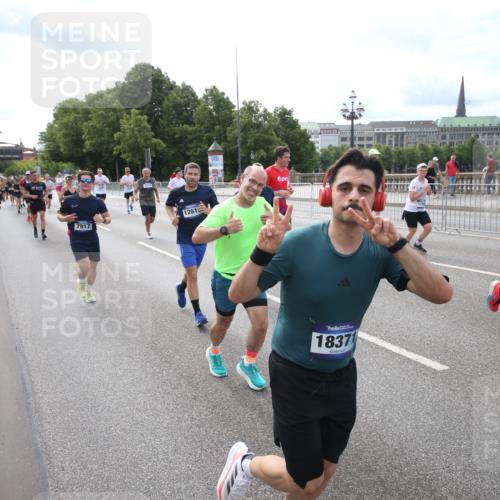 29.06.2025 - hella hamburg halbmarathon Jannik Wohlers http://msf.ph/oto/8149485 29.06.2025 10:19:25 Lombardsbrücke 1154, 2357, 2405, 2441, 2918, 3678, 4108, 4110, 4170, 4539, 4562, 4570, 5251, 5878, 6796, 6797, 6872, 6874, 7137, 7248, 7249, 7836, 7917, 8146, 8427, 10349, 10594, 10622, 11036, 11999, 12066, 12615, 12618, 12859, 13002, 13611, 13634, 13821, 13910, 14054, 14428, 14953, 15323, 15423, 16016, 16190, 16240, 16322, 16480, 16611, 16886, 17123, 17208, 17613, 17714, 17853, 18322, 18335, 18371, 18405, 18417, 18755, 18843 meine-sportfotos.de