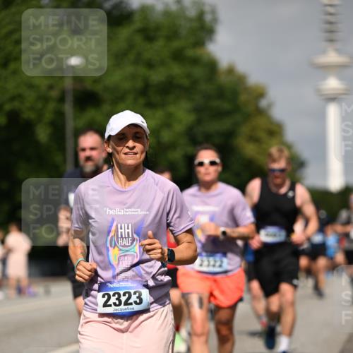 29.06.2025 - hella hamburg halbmarathon Dr. Thomas Lammeyer http://msf.ph/oto/8149487 29.06.2025 10:06:26 Kennedybrücke 1128, 1254, 1432, 1453, 1729, 1733, 2322, 2323, 3169, 3780, 4286, 4328, 4663, 4985, 5742, 5763, 6166, 6322, 6708, 6860, 7049, 7243, 8662, 8749, 9020, 9021, 9156, 9353, 9928, 10177, 10539, 10866 meine-sportfotos.de