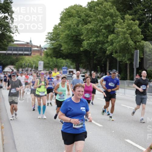 29.06.2025 - hella hamburg halbmarathon Jannik Wohlers http://msf.ph/oto/8149495 29.06.2025 10:49:57 Lombardsbrücke 1259, 1828, 2047, 3203, 3680, 3701, 3710, 3805, 3897, 4168, 4961, 5119, 5997, 6680, 6830, 7505, 7677, 7721, 7755, 8299, 9605, 10060, 10286, 10744, 11426, 11696, 11716, 12079, 13127, 13846, 13887, 14102, 14144, 14591, 14940, 15230, 15467, 15551, 16410, 16412, 16489, 16635, 16670, 16742, 17256, 18483, 19058, 19086 meine-sportfotos.de