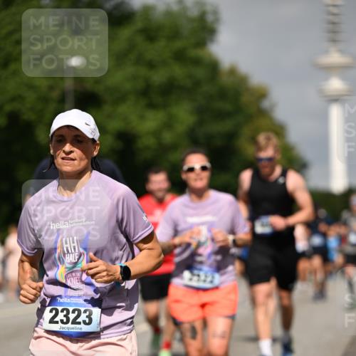 29.06.2025 - hella hamburg halbmarathon Dr. Thomas Lammeyer http://msf.ph/oto/8149496 29.06.2025 10:06:26 Kennedybrücke 1128, 1254, 1432, 1453, 1729, 1733, 2322, 2323, 3169, 3780, 4286, 4328, 4663, 4985, 5742, 5763, 6166, 6322, 6708, 6860, 7049, 7243, 8662, 8749, 9020, 9021, 9156, 9353, 9928, 10177, 10539, 10866 meine-sportfotos.de
