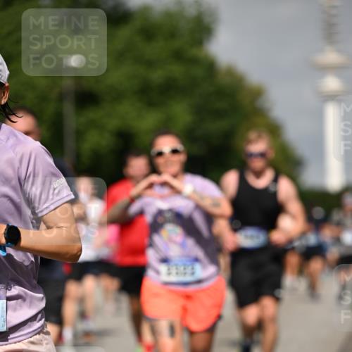 29.06.2025 - hella hamburg halbmarathon Dr. Thomas Lammeyer http://msf.ph/oto/8149512 29.06.2025 10:06:27 Kennedybrücke 1128, 1254, 1432, 1453, 1729, 1733, 2322, 2323, 3169, 3780, 4286, 4663, 4985, 5742, 5763, 6166, 6322, 6708, 6860, 7049, 7243, 8662, 8749, 9020, 9021, 9928, 10539, 10866 meine-sportfotos.de