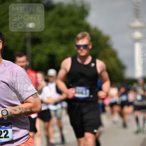 29.06.2025 - hella hamburg halbmarathon Dr. Thomas Lammeyer http://msf.ph/oto/8149547 29.06.2025 10:06:28 Kennedybrücke 1128, 1254, 1432, 1453, 1733, 2322, 2323, 3169, 3780, 3919, 4286, 4663, 4985, 5742, 5763, 6166, 6322, 6708, 6860, 7049, 7243, 8662, 8749, 9020, 9021, 9928, 10539, 10866 meine-sportfotos.de