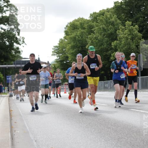 29.06.2025 - hella hamburg halbmarathon Jannik Wohlers http://msf.ph/oto/8149555 29.06.2025 10:13:06 Lombardsbrücke 1007, 1859, 2055, 2961, 3729, 4187, 4795, 4950, 5232, 5546, 6026, 6717, 6724, 7346, 7446, 7447, 7460, 8279, 9128, 9527, 9612, 12492, 12928, 12929, 13331, 13928, 15663, 15922, 16491, 17474, 18222, 18231, 19035 meine-sportfotos.de