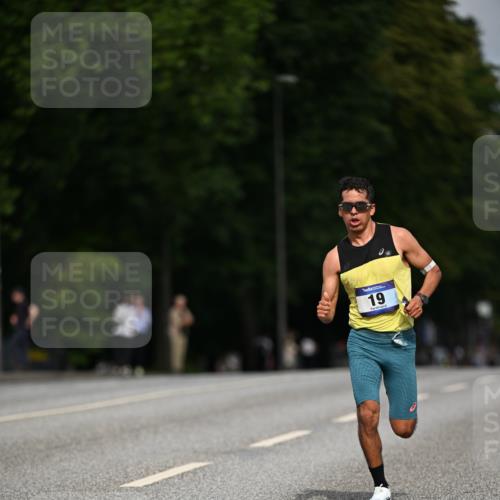 29.06.2025 - hella hamburg halbmarathon Dr. Thomas Lammeyer http://msf.ph/oto/8149557 29.06.2025 09:35:14 Kennedybrücke 14, 19 meine-sportfotos.de