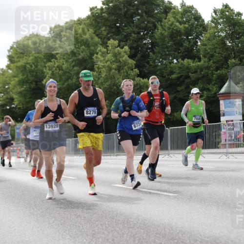 29.06.2025 - hella hamburg halbmarathon Jannik Wohlers http://msf.ph/oto/8149576 29.06.2025 10:13:07 Lombardsbrücke 1007, 1859, 2055, 2721, 2904, 3729, 4187, 4795, 4950, 5232, 5546, 6026, 6717, 6724, 7346, 7446, 7447, 7460, 7913, 8279, 9128, 9527, 9612, 12492, 12928, 12929, 13331, 13928, 15663, 15922, 16491, 17472, 17474, 18222, 18231, 19035 meine-sportfotos.de