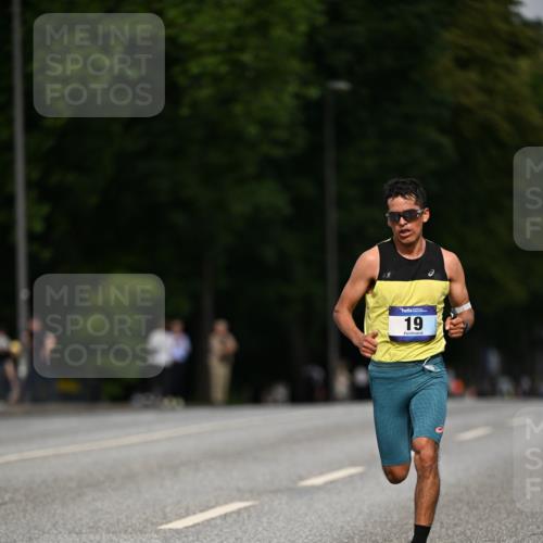 29.06.2025 - hella hamburg halbmarathon Dr. Thomas Lammeyer http://msf.ph/oto/8149579 29.06.2025 09:35:15 Kennedybrücke 14, 19 meine-sportfotos.de