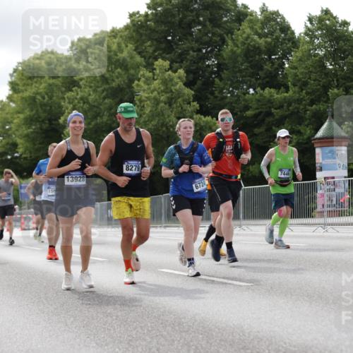29.06.2025 - hella hamburg halbmarathon Jannik Wohlers http://msf.ph/oto/8149582 29.06.2025 10:13:07 Lombardsbrücke 1007, 1859, 2055, 2721, 2904, 3729, 4187, 4795, 4950, 5232, 5546, 6026, 6717, 6724, 7346, 7446, 7447, 7460, 7913, 8279, 9128, 9527, 9612, 12492, 12928, 12929, 13331, 13928, 15663, 15922, 16491, 17472, 17474, 18222, 18231, 19035 meine-sportfotos.de