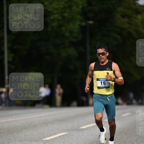 29.06.2025 - hella hamburg halbmarathon Dr. Thomas Lammeyer http://msf.ph/oto/8149583 29.06.2025 09:35:15 Kennedybrücke 14, 19 meine-sportfotos.de