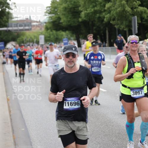 29.06.2025 - hella hamburg halbmarathon Jannik Wohlers http://msf.ph/oto/8149584 29.06.2025 10:50:02 Lombardsbrücke 1259, 1828, 2047, 3203, 3680, 3710, 3805, 3897, 4168, 4961, 5119, 5131, 6680, 7505, 7677, 8299, 8834, 10286, 10744, 11426, 11696, 11716, 12079, 13887, 14102, 14144, 14591, 14940, 15017, 15230, 15467, 15551, 16489, 16593, 16670, 16742, 17790, 18067, 18092, 18483 meine-sportfotos.de
