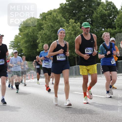 29.06.2025 - hella hamburg halbmarathon Jannik Wohlers http://msf.ph/oto/8149604 29.06.2025 10:13:08 Lombardsbrücke 1007, 1859, 2055, 2721, 2904, 3729, 4187, 4795, 4950, 5232, 5546, 6026, 6717, 6724, 7346, 7446, 7447, 7460, 7913, 8279, 9128, 9527, 9612, 12928, 12929, 13331, 13928, 15663, 16491, 17472, 17474, 18222, 18231, 19035 meine-sportfotos.de