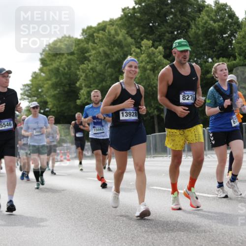 29.06.2025 - hella hamburg halbmarathon Jannik Wohlers http://msf.ph/oto/8149608 29.06.2025 10:13:08 Lombardsbrücke 1007, 1859, 2055, 2721, 2904, 3729, 4187, 4795, 4950, 5232, 5546, 6026, 6717, 6724, 7346, 7446, 7447, 7460, 7913, 8279, 9128, 9527, 9612, 12928, 12929, 13331, 13928, 15663, 16491, 17472, 17474, 18222, 18231, 19035 meine-sportfotos.de