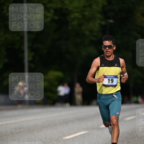 29.06.2025 - hella hamburg halbmarathon Dr. Thomas Lammeyer http://msf.ph/oto/8149609 29.06.2025 09:35:15 Kennedybrücke 14, 19 meine-sportfotos.de