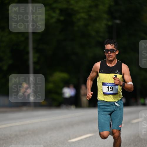 29.06.2025 - hella hamburg halbmarathon Dr. Thomas Lammeyer http://msf.ph/oto/8149614 29.06.2025 09:35:15 Kennedybrücke 14, 19 meine-sportfotos.de