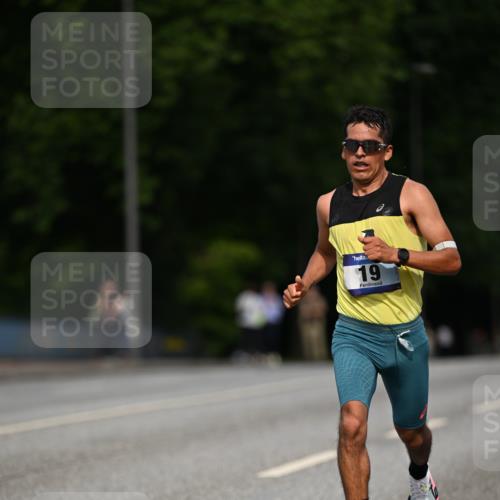 29.06.2025 - hella hamburg halbmarathon Dr. Thomas Lammeyer http://msf.ph/oto/8149619 29.06.2025 09:35:15 Kennedybrücke 14, 19 meine-sportfotos.de