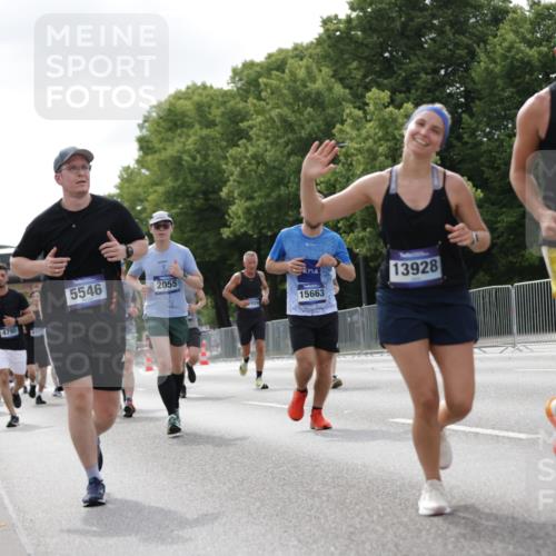 29.06.2025 - hella hamburg halbmarathon Jannik Wohlers http://msf.ph/oto/8149620 29.06.2025 10:13:08 Lombardsbrücke 1007, 1859, 2055, 2721, 2904, 3729, 4187, 4795, 4950, 5232, 5546, 6026, 6717, 6724, 7346, 7446, 7447, 7460, 7913, 8279, 9128, 9527, 9612, 12928, 12929, 13331, 13928, 15663, 16491, 17472, 17474, 18222, 18231, 19035 meine-sportfotos.de