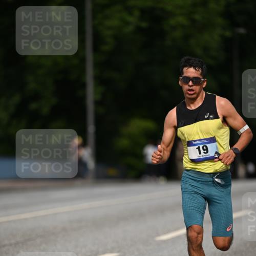 29.06.2025 - hella hamburg halbmarathon Dr. Thomas Lammeyer http://msf.ph/oto/8149625 29.06.2025 09:35:15 Kennedybrücke 14, 19 meine-sportfotos.de
