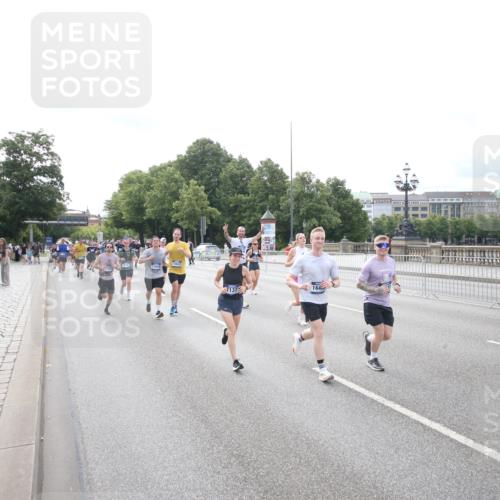 29.06.2025 - hella hamburg halbmarathon Jannik Wohlers http://msf.ph/oto/8149629 29.06.2025 10:19:32 Lombardsbrücke 1110, 1115, 1154, 2064, 2405, 2918, 3278, 4539, 5251, 5397, 6872, 6874, 7137, 7248, 7249, 7519, 7808, 7917, 8146, 8387, 8427, 8738, 10349, 10594, 10622, 10701, 11028, 11036, 11999, 12615, 12618, 12859, 13002, 13192, 13634, 13910, 14024, 14425, 14428, 14953, 15423, 15529, 15572, 15948, 16016, 16190, 16240, 16322, 16480, 16611, 17076, 17123, 17208, 17454, 17456, 17853, 17913, 18322, 18335, 18368, 18371, 18648, 18685, 18843 meine-sportfotos.de