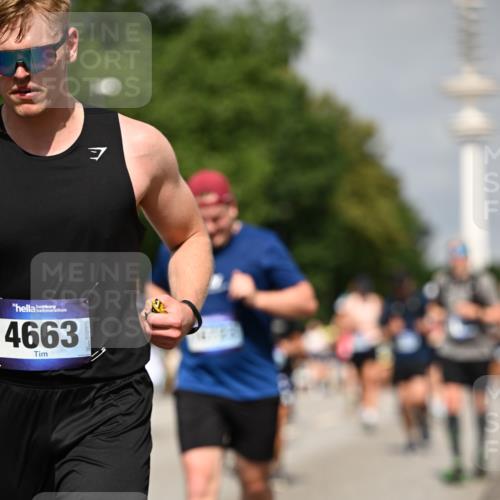29.06.2025 - hella hamburg halbmarathon Dr. Thomas Lammeyer http://msf.ph/oto/8149637 29.06.2025 10:06:29 Kennedybrücke 1128, 1254, 1432, 1453, 1733, 2322, 2323, 3169, 3780, 3919, 4286, 4663, 4985, 5742, 5763, 6166, 6322, 6708, 6860, 7049, 7243, 8662, 8749, 9020, 9021, 9928, 10539, 10866 meine-sportfotos.de
