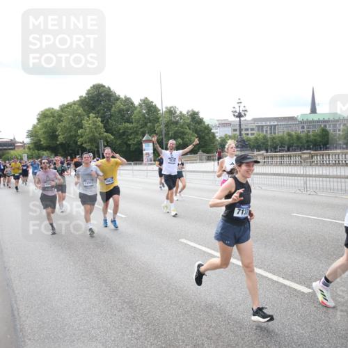 29.06.2025 - hella hamburg halbmarathon Jannik Wohlers http://msf.ph/oto/8149645 29.06.2025 10:19:33 Lombardsbrücke 1110, 1115, 1154, 2064, 2405, 2918, 3278, 4539, 5397, 6872, 6874, 7137, 7248, 7519, 7808, 7917, 8146, 8387, 8427, 8738, 10349, 10550, 10594, 10622, 10701, 11028, 11036, 11999, 12615, 12618, 12859, 13002, 13192, 13634, 13910, 14024, 14425, 14428, 14953, 15423, 15529, 15572, 15948, 16016, 16190, 16240, 16322, 16480, 16611, 17076, 17123, 17208, 17454, 17456, 17853, 17913, 18322, 18368, 18371, 18648, 18685, 18843 meine-sportfotos.de