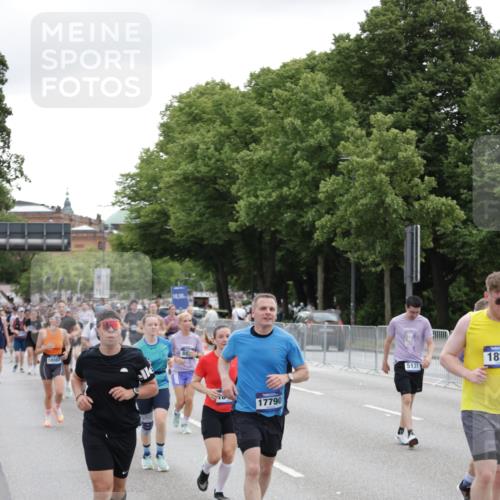 29.06.2025 - hella hamburg halbmarathon Jannik Wohlers http://msf.ph/oto/8149665 29.06.2025 10:50:07 Lombardsbrücke 1259, 1828, 2047, 3203, 3680, 3838, 4642, 4695, 4961, 5119, 5131, 7505, 7677, 7938, 8299, 8834, 9933, 10744, 11696, 13887, 14102, 14591, 15017, 15105, 15230, 15416, 15467, 15551, 16489, 16593, 16670, 16742, 17790, 18067, 18092, 18483 meine-sportfotos.de