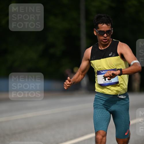 29.06.2025 - hella hamburg halbmarathon Dr. Thomas Lammeyer http://msf.ph/oto/8149666 29.06.2025 09:35:16 Kennedybrücke 14, 19 meine-sportfotos.de