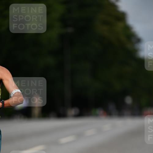 29.06.2025 - hella hamburg halbmarathon Dr. Thomas Lammeyer http://msf.ph/oto/8149683 29.06.2025 09:35:16 Kennedybrücke 14, 19 meine-sportfotos.de