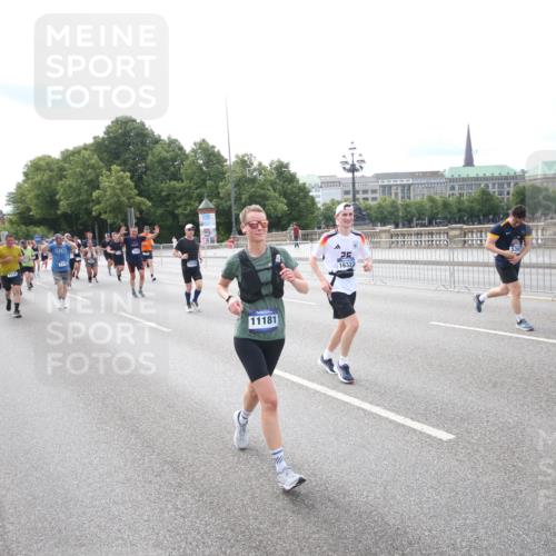 29.06.2025 - hella hamburg halbmarathon Jannik Wohlers http://msf.ph/oto/8149694 29.06.2025 10:19:36 Lombardsbrücke 1110, 1115, 1154, 2064, 2918, 3278, 4539, 4737, 4739, 5397, 6872, 6874, 7137, 7519, 7808, 7917, 8387, 8738, 9196, 10550, 10622, 10701, 11028, 11036, 12615, 12618, 12859, 13002, 13192, 13634, 13910, 14024, 14425, 14428, 14953, 15423, 15529, 15572, 15948, 16016, 16164, 16190, 16240, 16322, 16480, 16611, 16714, 17076, 17123, 17208, 17454, 17456, 17853, 17913, 18322, 18368, 18648, 18685, 18843 meine-sportfotos.de