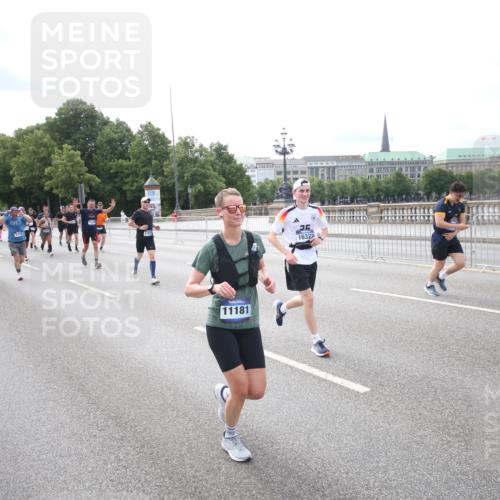 29.06.2025 - hella hamburg halbmarathon Jannik Wohlers http://msf.ph/oto/8149709 29.06.2025 10:19:36 Lombardsbrücke 1110, 1115, 1154, 2064, 2918, 3278, 4539, 4737, 4739, 5397, 6872, 6874, 7137, 7519, 7808, 7917, 8387, 8738, 9196, 10550, 10622, 10701, 11028, 11036, 12615, 12618, 12859, 13002, 13192, 13634, 13910, 14024, 14425, 14428, 14953, 15423, 15529, 15572, 15948, 16016, 16164, 16190, 16240, 16322, 16480, 16611, 16714, 17076, 17123, 17208, 17454, 17456, 17853, 17913, 18322, 18368, 18648, 18685, 18843 meine-sportfotos.de