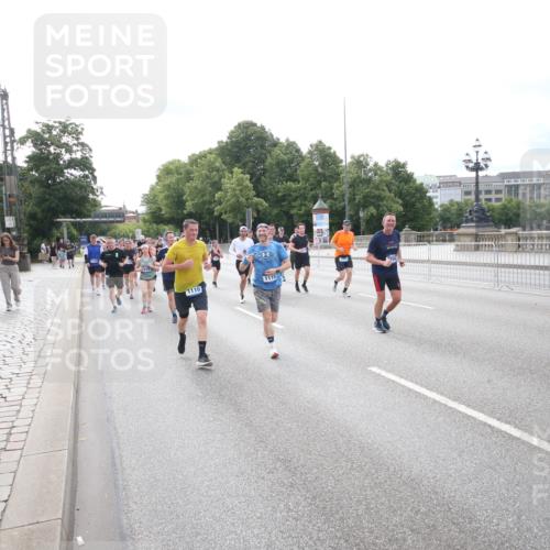 29.06.2025 - hella hamburg halbmarathon Jannik Wohlers http://msf.ph/oto/8149743 29.06.2025 10:19:38 Lombardsbrücke 1110, 1115, 1154, 2064, 3278, 4539, 4585, 4737, 4739, 5397, 5556, 5659, 6874, 7137, 7519, 7808, 8387, 8738, 9196, 10550, 10622, 10701, 11028, 11036, 13002, 13192, 13634, 13910, 14024, 14425, 14428, 15529, 15572, 15619, 15948, 16016, 16164, 16240, 16322, 16480, 16611, 16714, 16991, 17076, 17123, 17208, 17454, 17456, 17853, 17913, 18114, 18322, 18368, 18648, 18685 meine-sportfotos.de