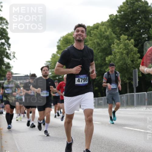 29.06.2025 - hella hamburg halbmarathon Jannik Wohlers http://msf.ph/oto/8149745 29.06.2025 10:13:13 Lombardsbrücke 2055, 2359, 2721, 2904, 2987, 4795, 4950, 5232, 5546, 5631, 6026, 6717, 6724, 7446, 7447, 7460, 7913, 8279, 9128, 9612, 9631, 10977, 12313, 12797, 12928, 12929, 13331, 13928, 15663, 16491, 17472, 18222, 18231, 19035, 19190 meine-sportfotos.de