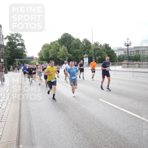 29.06.2025 - hella hamburg halbmarathon Jannik Wohlers http://msf.ph/oto/8149749 29.06.2025 10:19:38 Lombardsbrücke 1110, 1115, 1154, 2064, 3278, 4539, 4585, 4737, 4739, 5397, 5556, 5659, 6874, 7137, 7519, 7808, 8387, 8738, 9196, 10550, 10622, 10701, 11028, 11036, 13002, 13192, 13634, 13910, 14024, 14425, 14428, 15529, 15572, 15619, 15948, 16016, 16164, 16240, 16322, 16480, 16611, 16714, 16991, 17076, 17123, 17208, 17454, 17456, 17853, 17913, 18114, 18322, 18368, 18648, 18685 meine-sportfotos.de