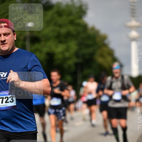 29.06.2025 - hella hamburg halbmarathon Dr. Thomas Lammeyer http://msf.ph/oto/8149751 29.06.2025 10:06:31 Kennedybrücke 1128, 1254, 1432, 1453, 1733, 2322, 2323, 2685, 3780, 3919, 4663, 4985, 5742, 5763, 6166, 6322, 6708, 6860, 7049, 7243, 7323, 8662, 8749, 9020, 9021, 9928, 10539, 10866, 11191, 11250 meine-sportfotos.de