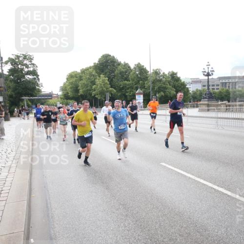 29.06.2025 - hella hamburg halbmarathon Jannik Wohlers http://msf.ph/oto/8149754 29.06.2025 10:19:38 Lombardsbrücke 1110, 1115, 1154, 2064, 3278, 4539, 4585, 4737, 4739, 5397, 5556, 5659, 6874, 7137, 7519, 7808, 8387, 8738, 9196, 10550, 10622, 10701, 11028, 11036, 13002, 13192, 13634, 13910, 14024, 14425, 14428, 15529, 15572, 15619, 15948, 16016, 16164, 16240, 16322, 16480, 16611, 16714, 16991, 17076, 17123, 17208, 17454, 17456, 17853, 17913, 18114, 18322, 18368, 18648, 18685 meine-sportfotos.de