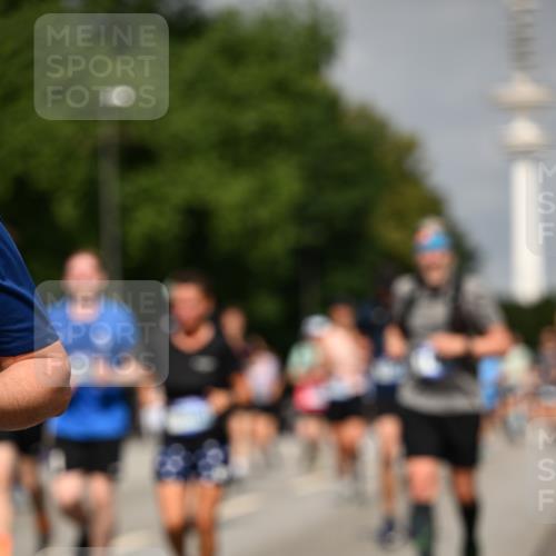 29.06.2025 - hella hamburg halbmarathon Dr. Thomas Lammeyer http://msf.ph/oto/8149767 29.06.2025 10:06:31 Kennedybrücke 1128, 1254, 1432, 1453, 1733, 2322, 2323, 2685, 3780, 3919, 4663, 4985, 5742, 5763, 6166, 6322, 6708, 6860, 7049, 7243, 7323, 8662, 8749, 9020, 9021, 9928, 10539, 10866, 11191, 11250 meine-sportfotos.de