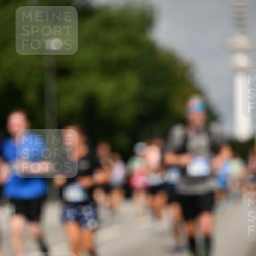 29.06.2025 - hella hamburg halbmarathon Dr. Thomas Lammeyer http://msf.ph/oto/8149773 29.06.2025 10:06:32 Kennedybrücke 1128, 1254, 1432, 1733, 2322, 2323, 2685, 3780, 3919, 4663, 4985, 5742, 5763, 6166, 6295, 6322, 6708, 6860, 7049, 7243, 7323, 8662, 8749, 9020, 9021, 9928, 10539, 10866, 11191, 11250 meine-sportfotos.de