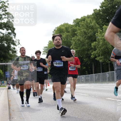 29.06.2025 - hella hamburg halbmarathon Jannik Wohlers http://msf.ph/oto/8149775 29.06.2025 10:13:14 Lombardsbrücke 1131, 2055, 2359, 2721, 2904, 2987, 4795, 4950, 5232, 5546, 5631, 6026, 6717, 6724, 7446, 7447, 7460, 7462, 7913, 8279, 9128, 9612, 9631, 10977, 12313, 12797, 12928, 12929, 13331, 13928, 15085, 15663, 16491, 17472, 18222, 18231, 19190 meine-sportfotos.de