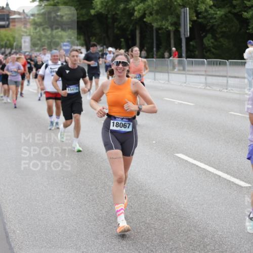 29.06.2025 - hella hamburg halbmarathon Jannik Wohlers http://msf.ph/oto/8149776 29.06.2025 10:50:12 Lombardsbrücke 1259, 1828, 1930, 3184, 3647, 3838, 4642, 4695, 4961, 5131, 7133, 7161, 7505, 7677, 7938, 8299, 8833, 8834, 9096, 9168, 9933, 10437, 10744, 12392, 12393, 14102, 14591, 14762, 15017, 15105, 15416, 15467, 15551, 16489, 16593, 16670, 16742, 17337, 17790, 18067, 18092, 18483 meine-sportfotos.de
