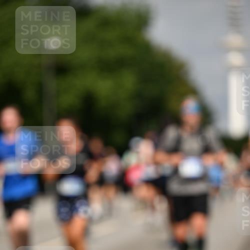 29.06.2025 - hella hamburg halbmarathon Dr. Thomas Lammeyer http://msf.ph/oto/8149778 29.06.2025 10:06:32 Kennedybrücke 1128, 1254, 1432, 1733, 2322, 2323, 2685, 3780, 3919, 4663, 4985, 5742, 5763, 6166, 6295, 6322, 6708, 6860, 7049, 7243, 7323, 8662, 8749, 9020, 9021, 9928, 10539, 10866, 11191, 11250 meine-sportfotos.de