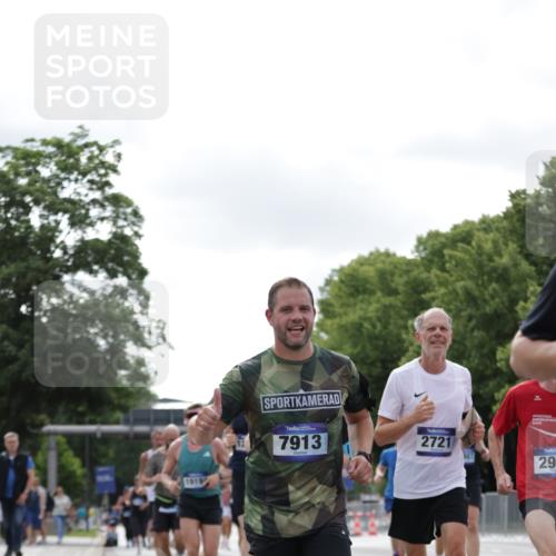 29.06.2025 - hella hamburg halbmarathon Jannik Wohlers http://msf.ph/oto/8149786 29.06.2025 10:13:15 Lombardsbrücke 1131, 2055, 2359, 2721, 2904, 2987, 4001, 4795, 4950, 5232, 5546, 5631, 5719, 6026, 6717, 6724, 7446, 7447, 7462, 7913, 8279, 9128, 9612, 9631, 10977, 12313, 12797, 12928, 12929, 13331, 13928, 15085, 15663, 16491, 17472, 18222, 18231, 19190 meine-sportfotos.de