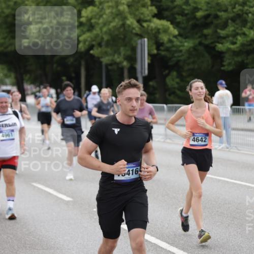 29.06.2025 - hella hamburg halbmarathon Jannik Wohlers http://msf.ph/oto/8149797 29.06.2025 10:50:14 Lombardsbrücke 1930, 2200, 3184, 3229, 3647, 3838, 4642, 4695, 4961, 5131, 7133, 7161, 7505, 7938, 8299, 8833, 8834, 9096, 9168, 9933, 10437, 10744, 12392, 12393, 14102, 14762, 15017, 15105, 15416, 15467, 16593, 16742, 17337, 17790, 18067, 18092, 18483 meine-sportfotos.de