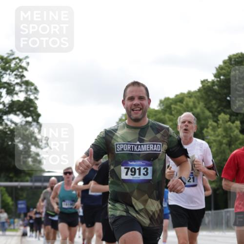 29.06.2025 - hella hamburg halbmarathon Jannik Wohlers http://msf.ph/oto/8149814 29.06.2025 10:13:16 Lombardsbrücke 1131, 2055, 2359, 2721, 2904, 2987, 4001, 4795, 4950, 5232, 5546, 5631, 5719, 6026, 6717, 6724, 7446, 7447, 7462, 7913, 8279, 8673, 9128, 9612, 9631, 10977, 12313, 12797, 12928, 12929, 13331, 13928, 15085, 15663, 16491, 17472, 18231, 19190 meine-sportfotos.de